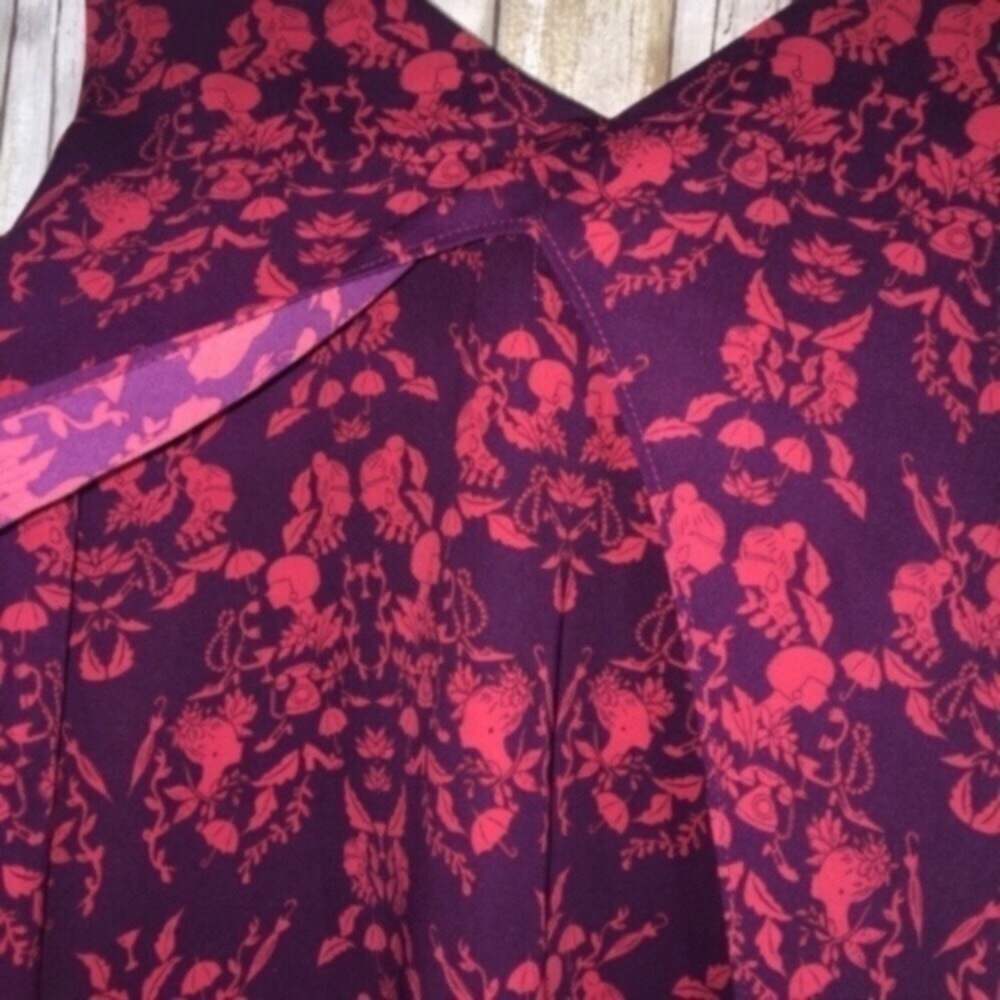 Cabi Red Faces Sleeveless Blouse - Picture 6 of 6